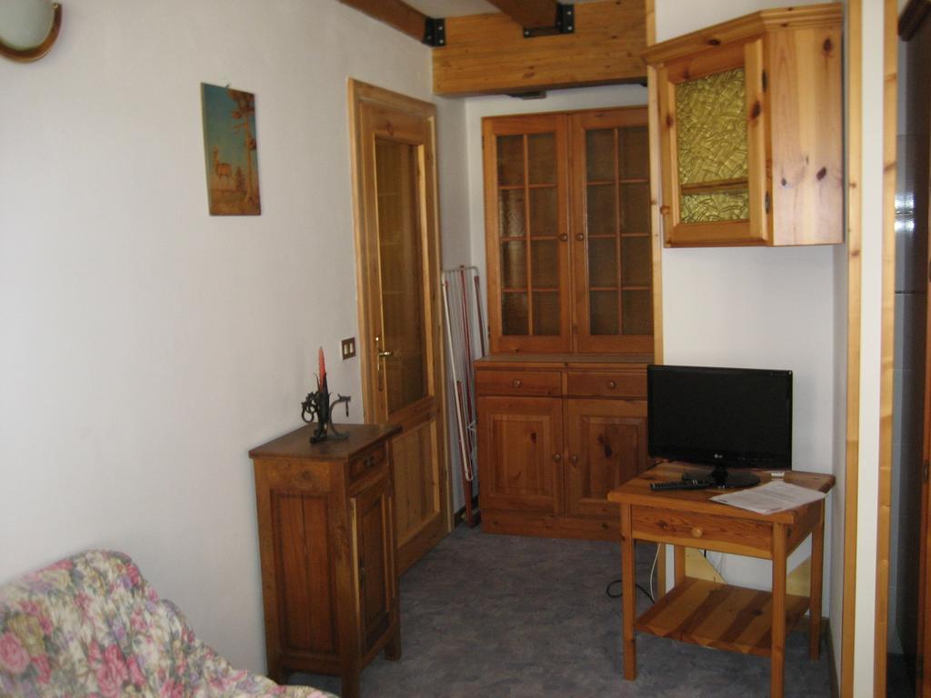 Casa Martini Appartement Mezzana  Buitenkant foto